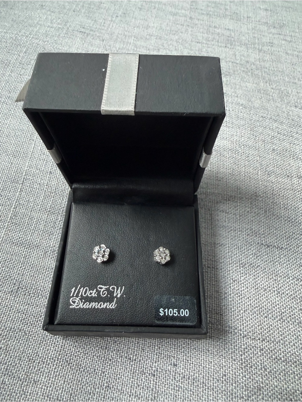 Diamond Cluster Flower Stud Earrings - Sterling Silver -New but has some tarnish